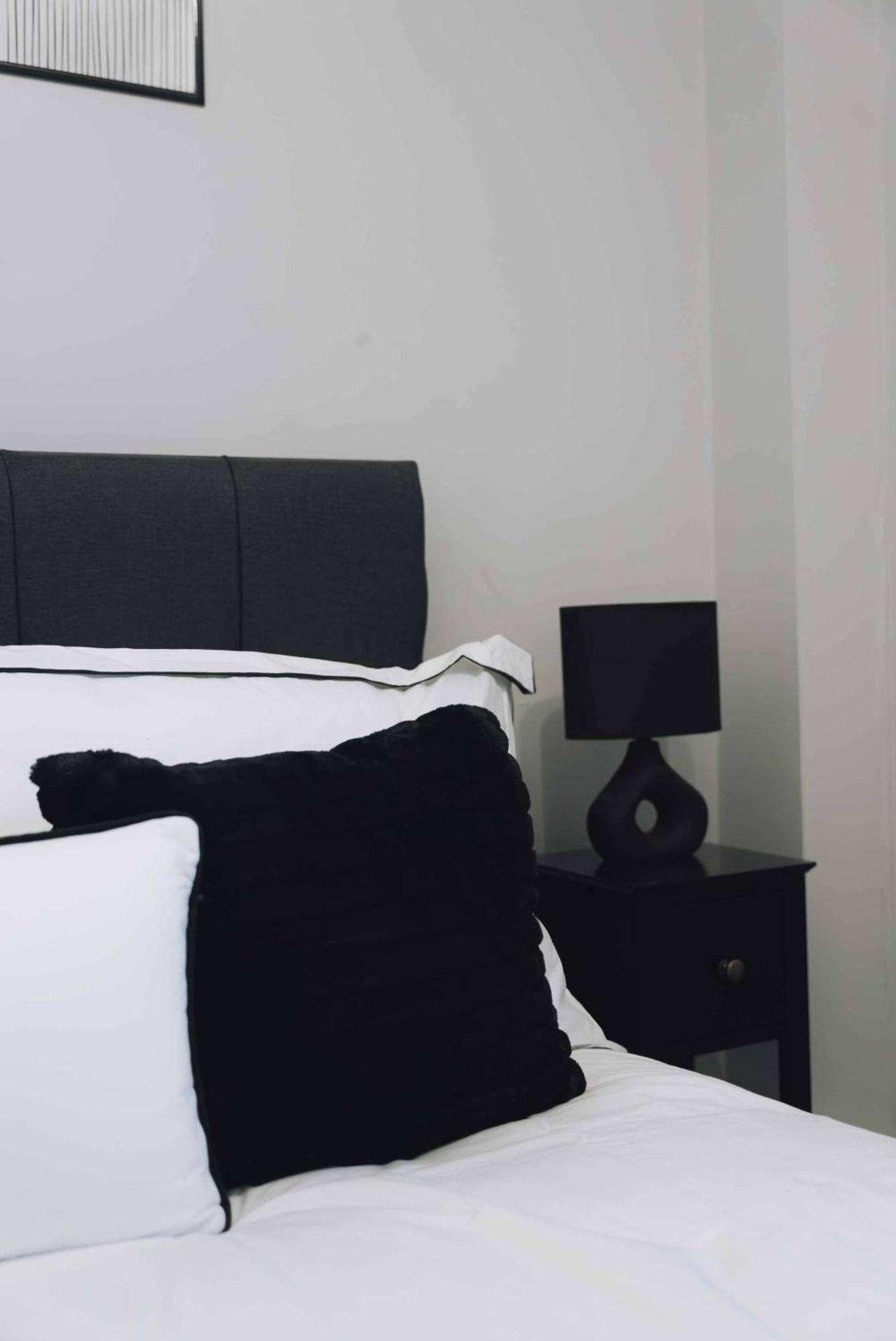 Stylish 2-bed In Stratford Apartment