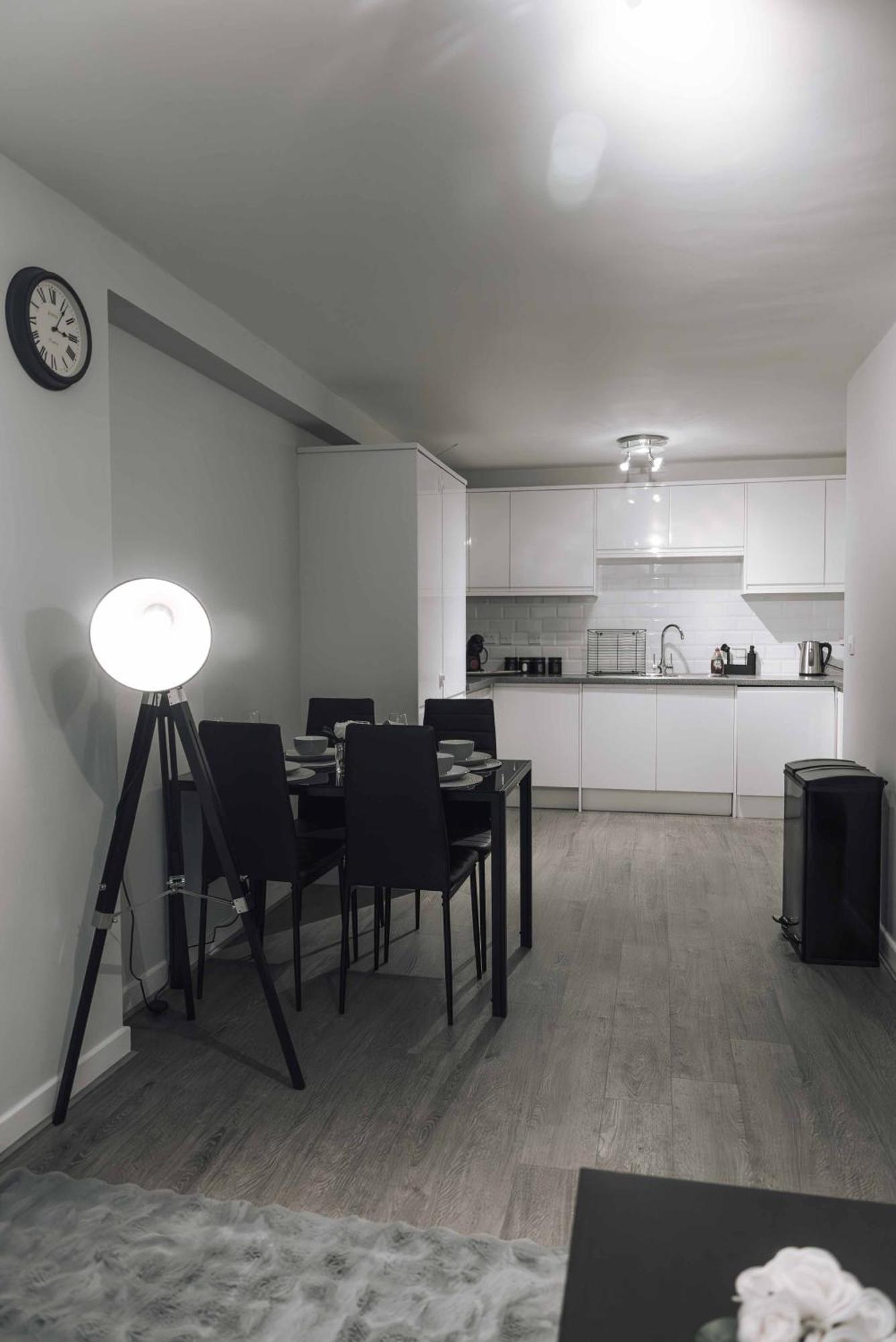 Apartment Stylish 2-bed In Stratford *